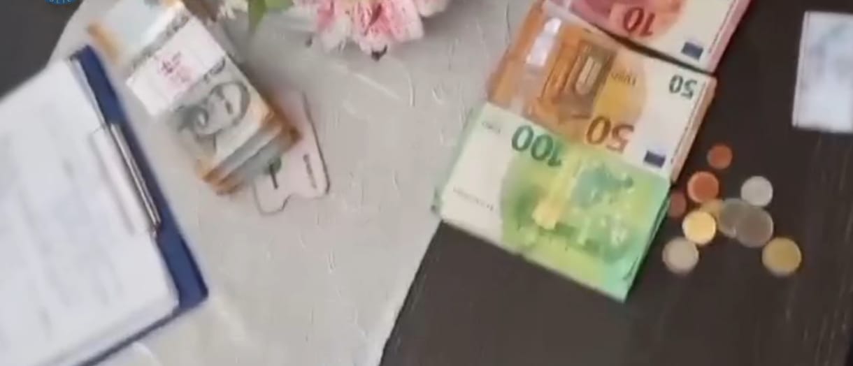 Újabb, magát rendőrnek kiadó netes csalót fogtak el