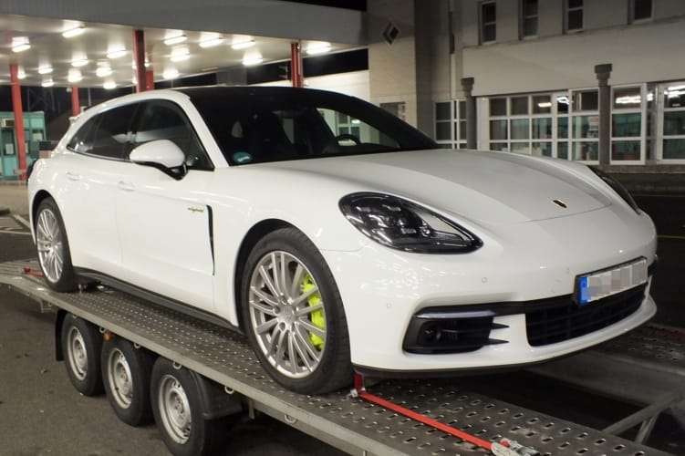 Tompán fogták meg a lopott Porschét