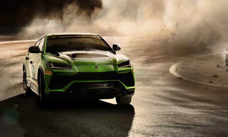 Versenyautó készült a Lamborghini 650 lóerős divatterepjárójából