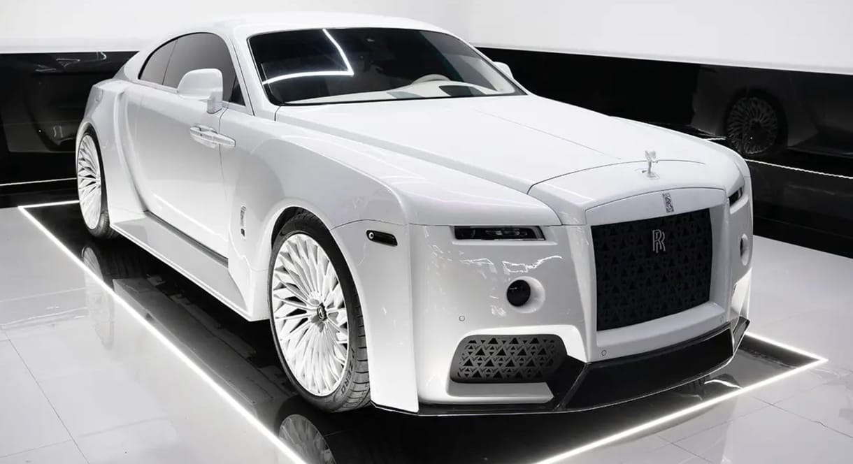 Inkább tűnik plasztikszobornak ez a Rolls-Royce, mint autónak