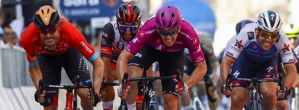 Giro: Peák a 13. helyen zárt, feladta a versenyet az egyik legnagyobb favorit