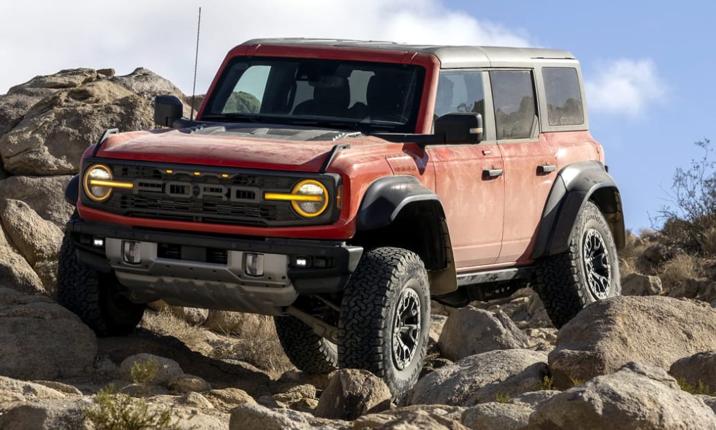 A Ford bemutatta a 400+ lóerős Bronco Raptort