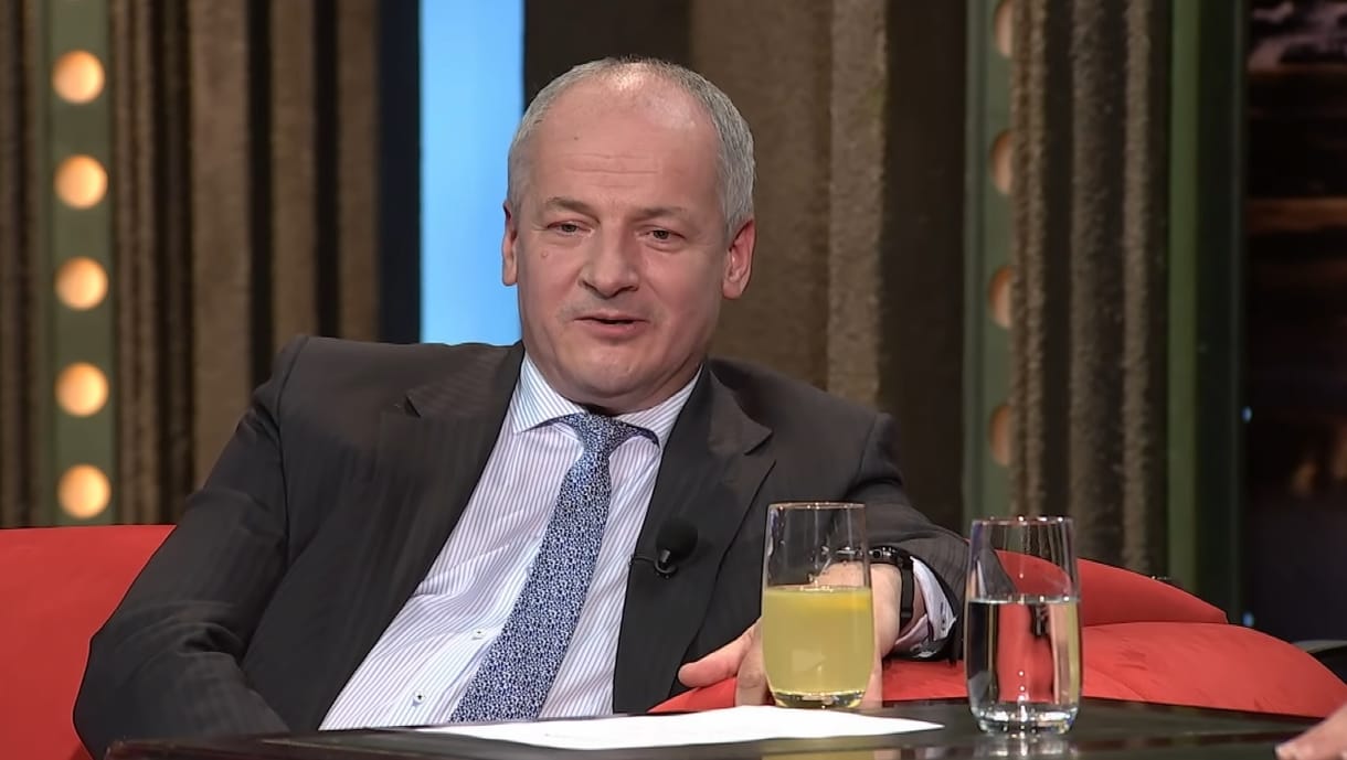 Távozásra szólították fel a járványszabályokat megszegő cseh egészségügyi minisztert