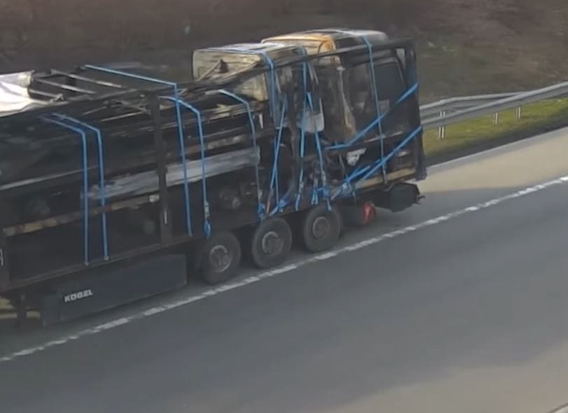 Két másik kamion volt az M0-son kigyulladt kamionban