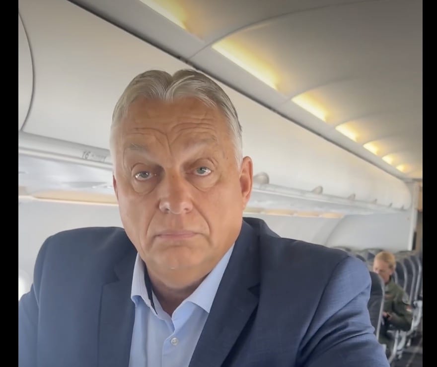 Lökdösődést, csihi-puhit vár Orbán Strasbourgban