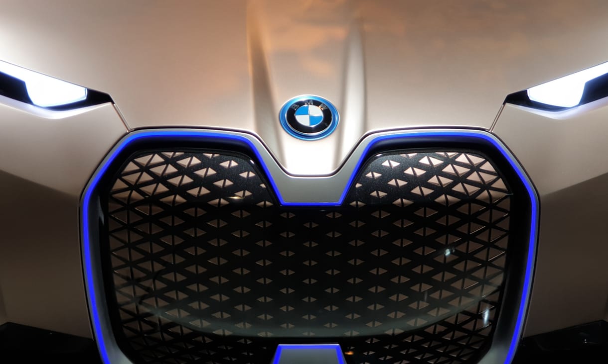 Megnéztük a jövő BMW-jét, mutatjuk az erősen futurisztikus autót