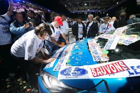 Botrányt csináltak a Ford dolgozói az autószalonon