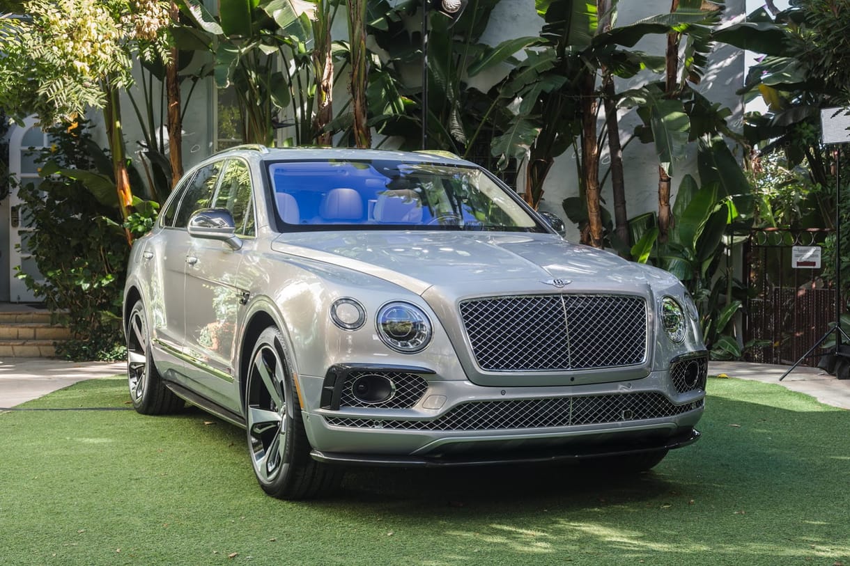608 darabos szériával startol a Bentley Bentayga, persze már el is kelt mind