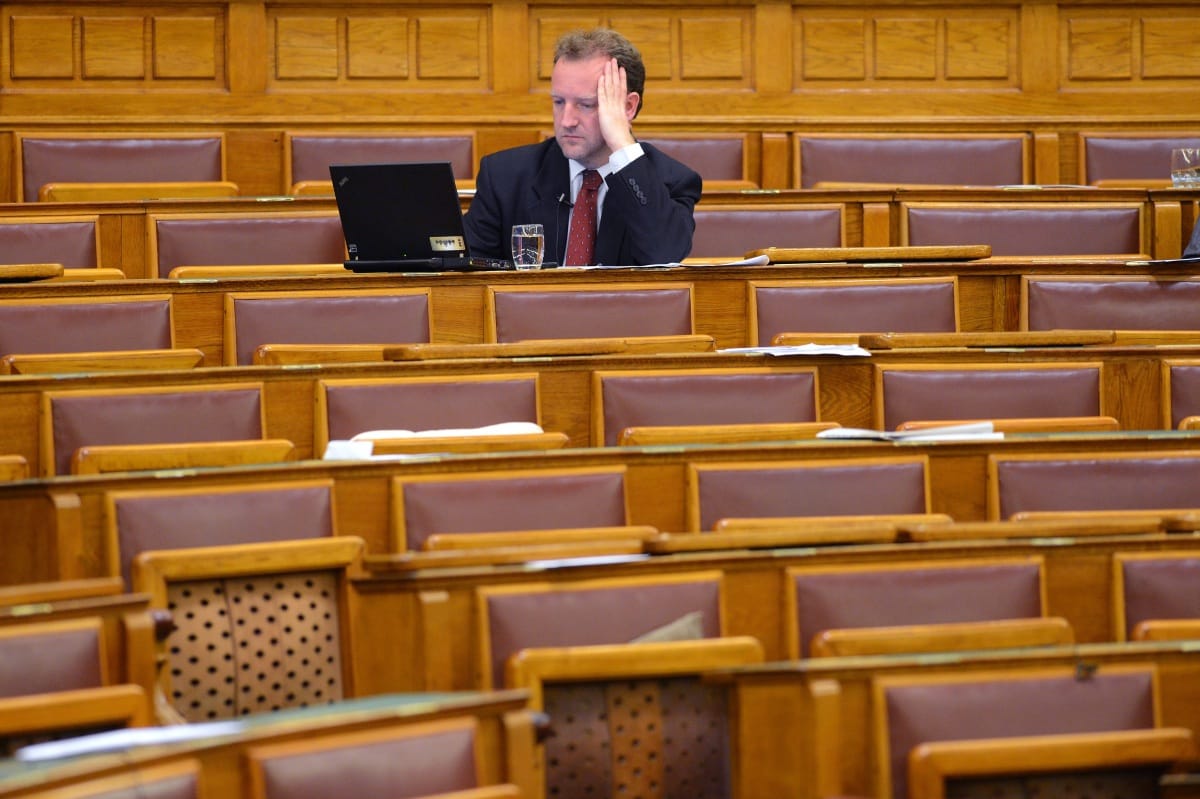 A pécsi civilek mellett volt képviselőjét is betámadta a Fidesz