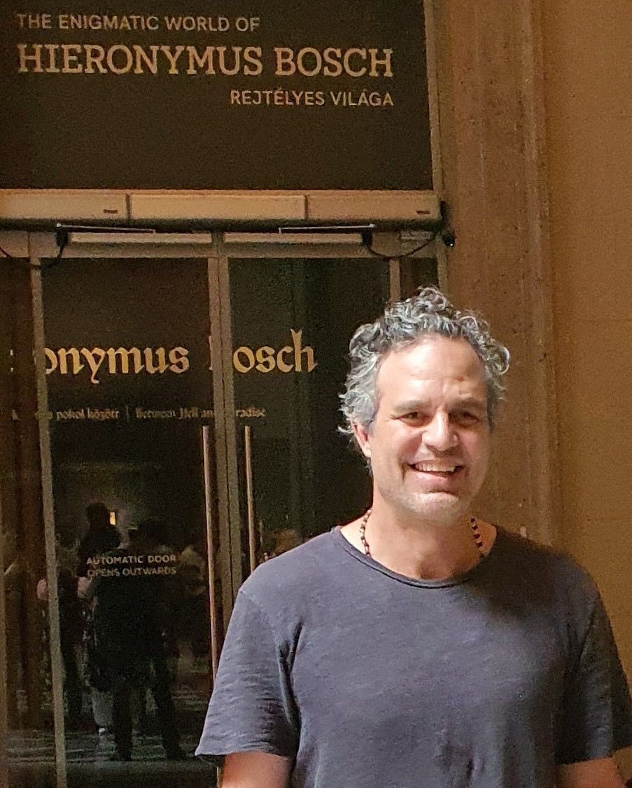 Mark Ruffalo beugrott a Szépművészeti Múzeumba