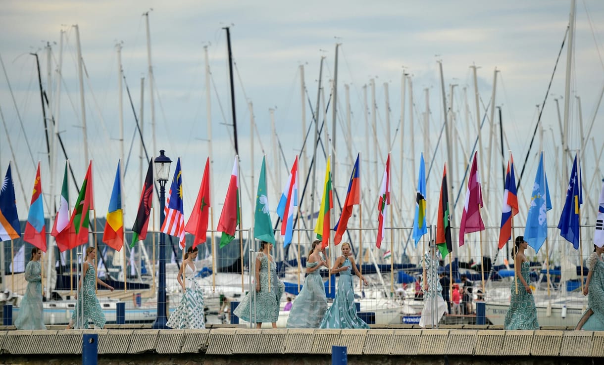 Pénzt is kerestek a nyíltvízi úszók a Balatonban