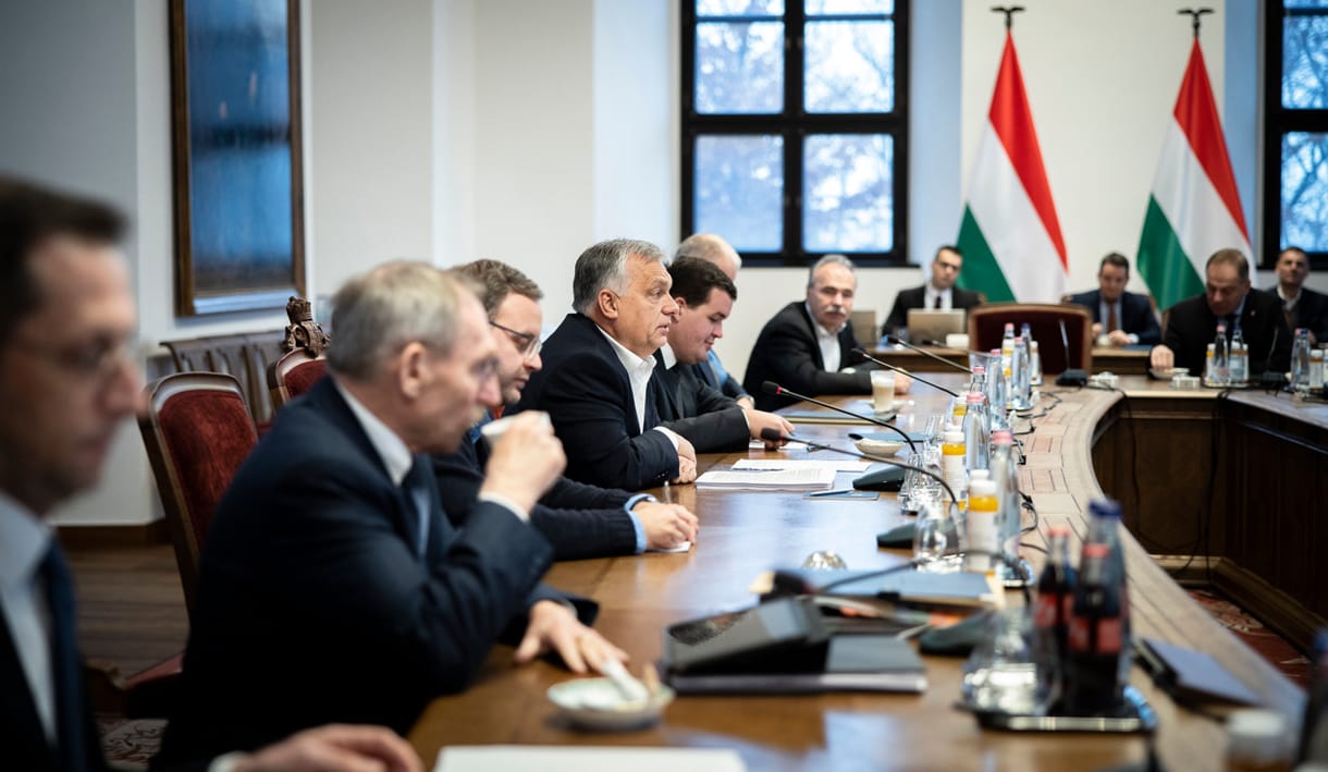 Rákapott Orbán a rendeleti kormányzásra, decemberben rekordot döntött