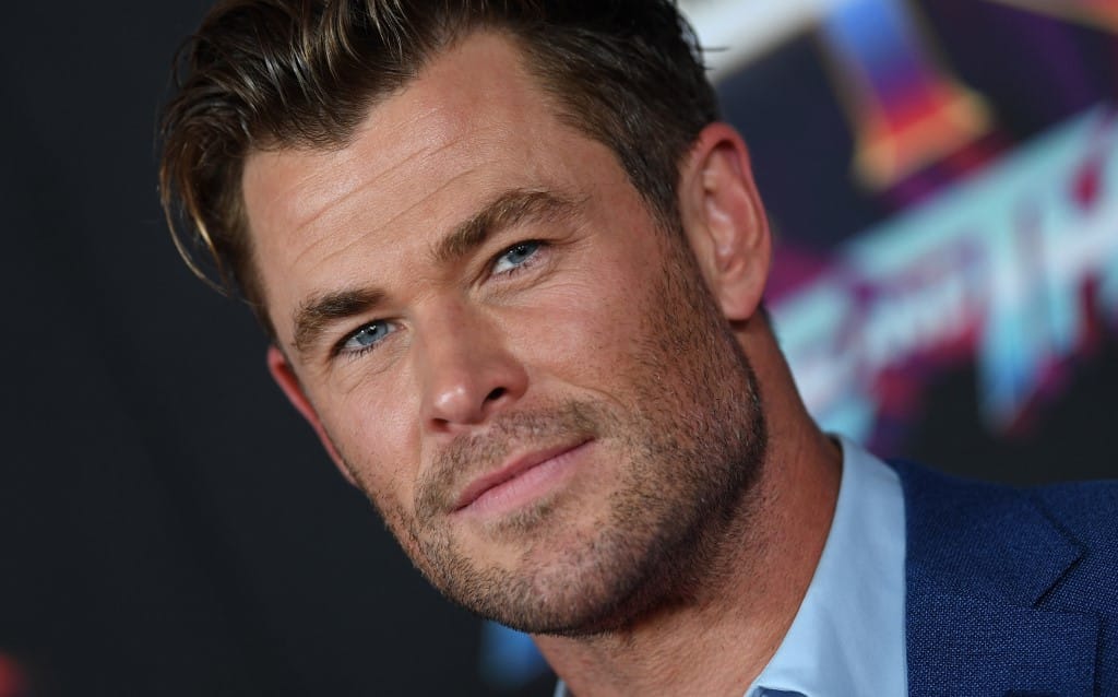 Beleszálltak Chris Hemsworthbe a kommentelők, mert a feleségével Abu Dhabit népszerűsíti egy reklámban