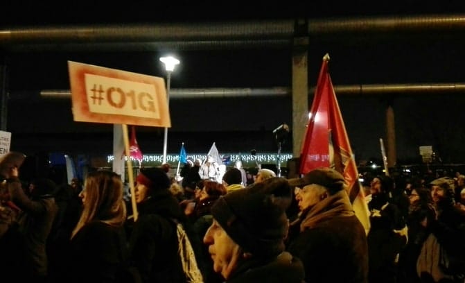 Pénzeken is terjed a tüntetések fő jelszava – fotó