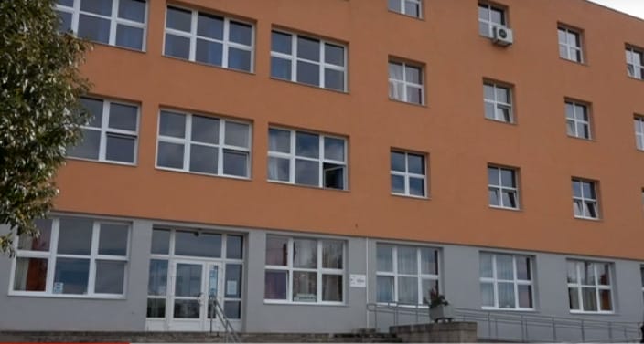 Megunta a maszkviselést, tűzriadót csinált az iskolában egy komlói diák