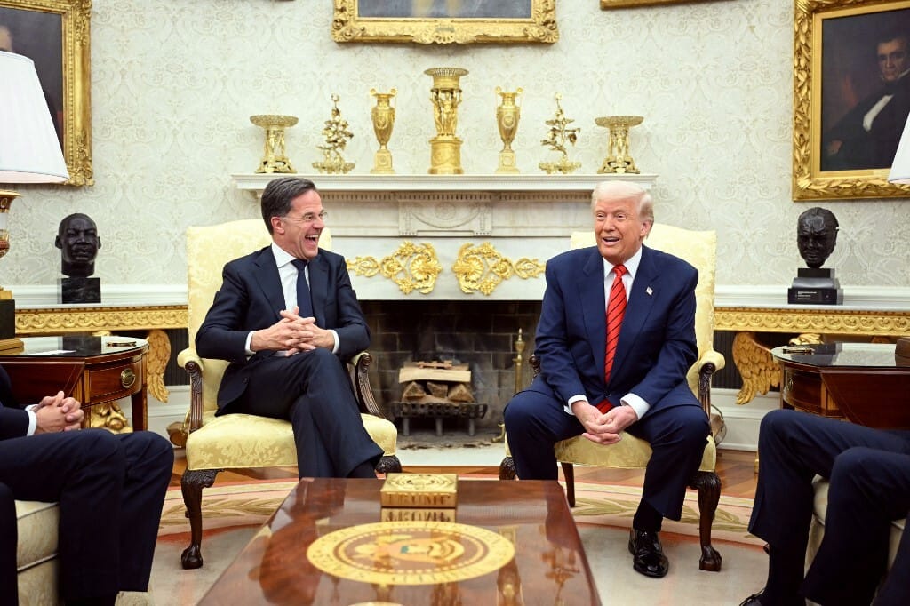 A NATO-főtitkár ömlengő üzenetet küldött Trumpnak, aki el is dicsekedett vele a közösségi oldalán