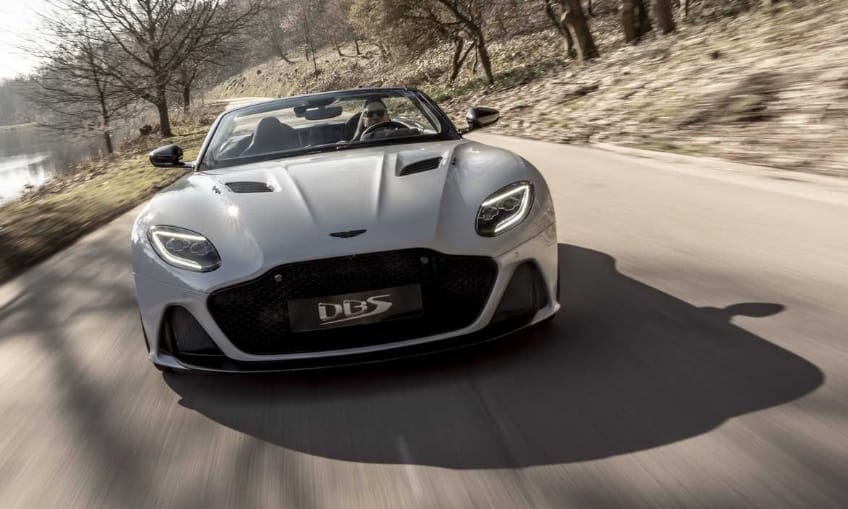 Milyen lehet 340-nel kabriózni? Ezzel az új Aston Martinnal ki lehet próbálni