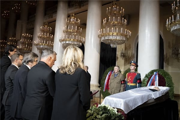 Schmidt Mária sajátosan emlékszik vissza a szovjet vezetők temetéseire