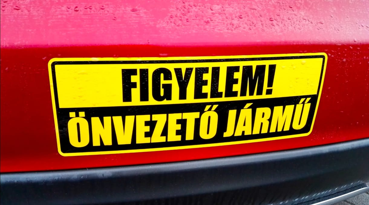 Rekordot állítottak fel kilenc Teslával Magyarországon
