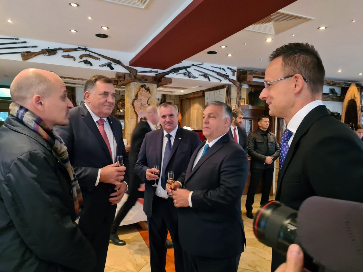 Szétverné Boszniát az ottani szerb vezér, akinél Orbán Viktor vizitált