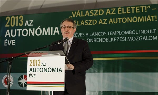 Tőkésék meghirdették az autonómia évét