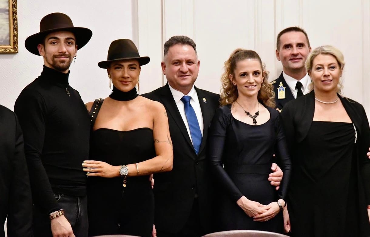 Tóth Gabi ismét politikusok körében mutatta meg az új párját