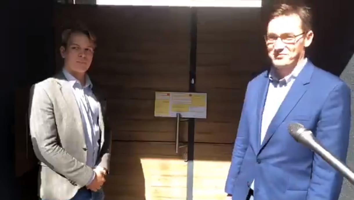 Csekket vitt Rogánnak Karácsony, hogy befizethesse a Tiborcz-adót