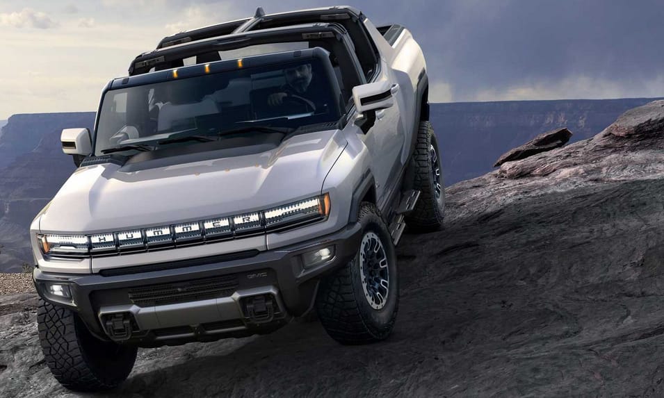 770 millió forintot fizettek az új elektromos Hummer első példányáért