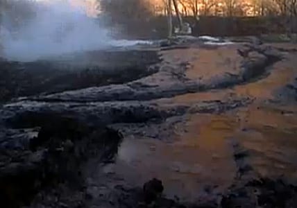 Amerikai balesetre emlékeztet a magyar iszaplavina - videó