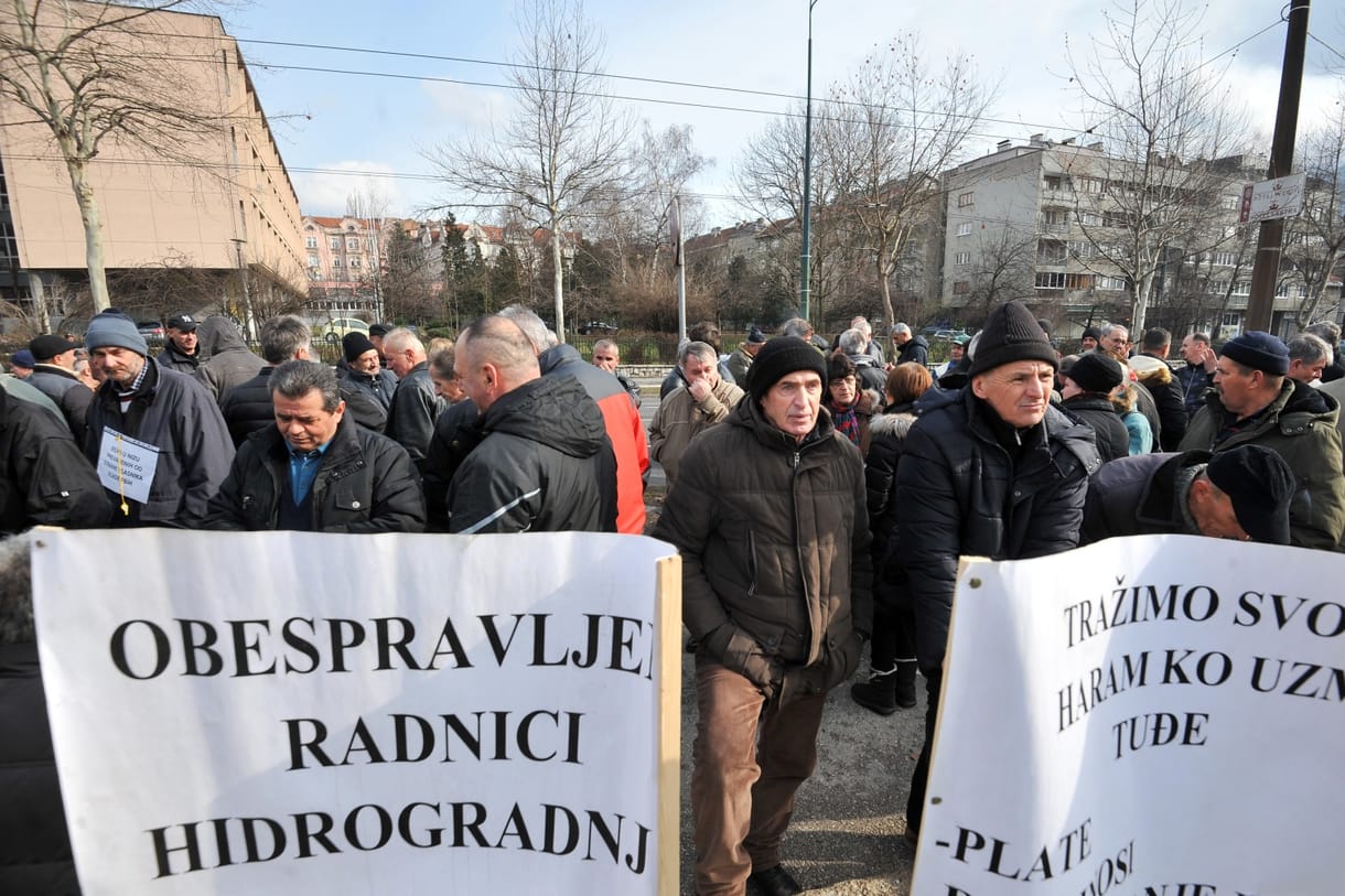 „Ha kell, meghalunk a jogainkért”- pénzükért harcolnak a szétvert állami cég átvert dolgozói