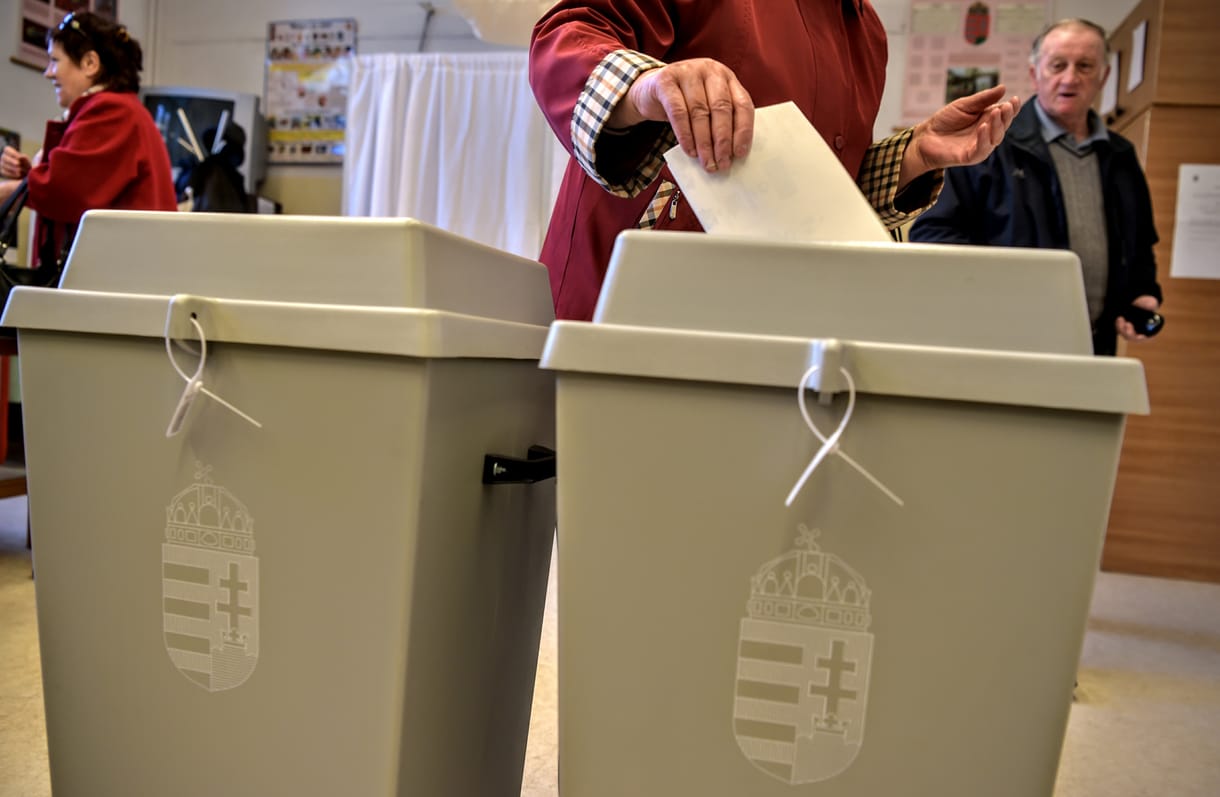 A 7 éve halott nagymamát és negyven éve emigrált, 116 éve született szomszédot is értesítették, hogy mehet szavazni