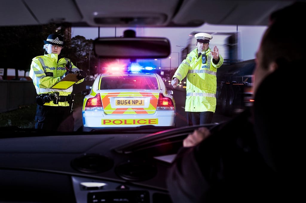 Keménykednek a britek: 1 mérföld gyorshajtásnál is megy a bírság