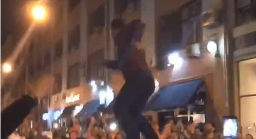 Ilyen az, amikor egy mexikói slágerre indul be a moszkva foci-vb-utcabál (videó)
