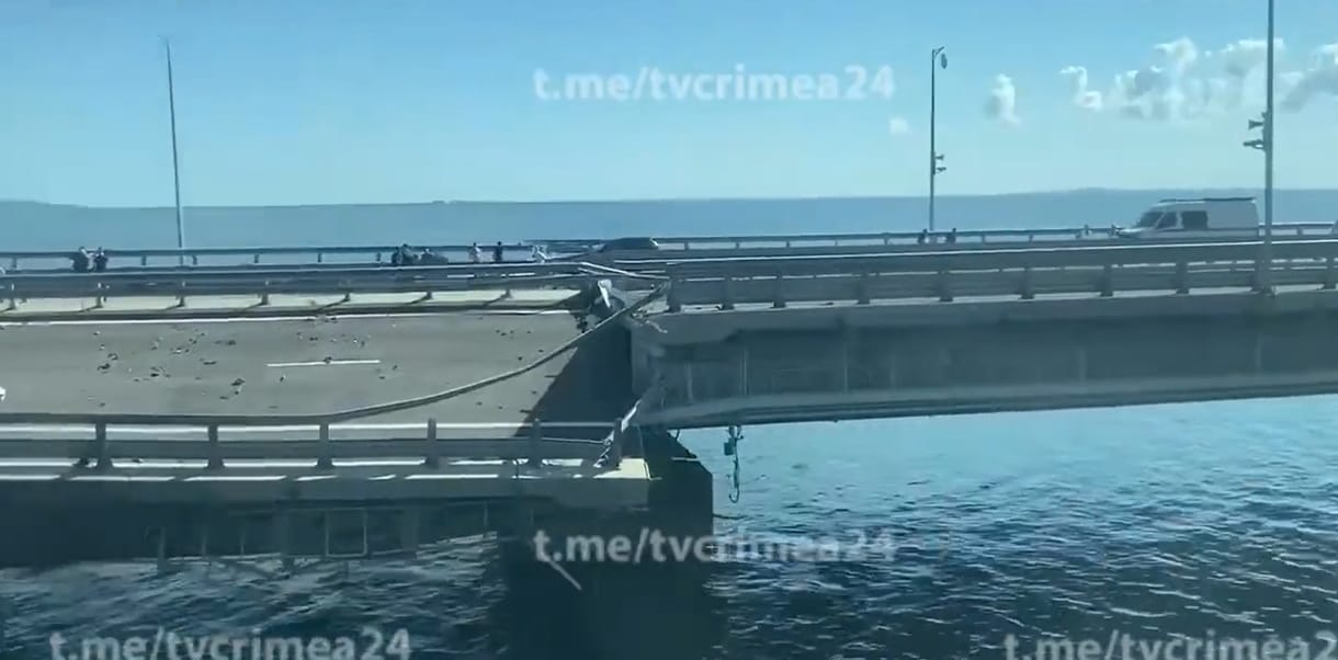 A HírTV a hídrobbantáson mulató ukránoknak nézte az angol szurkolókat