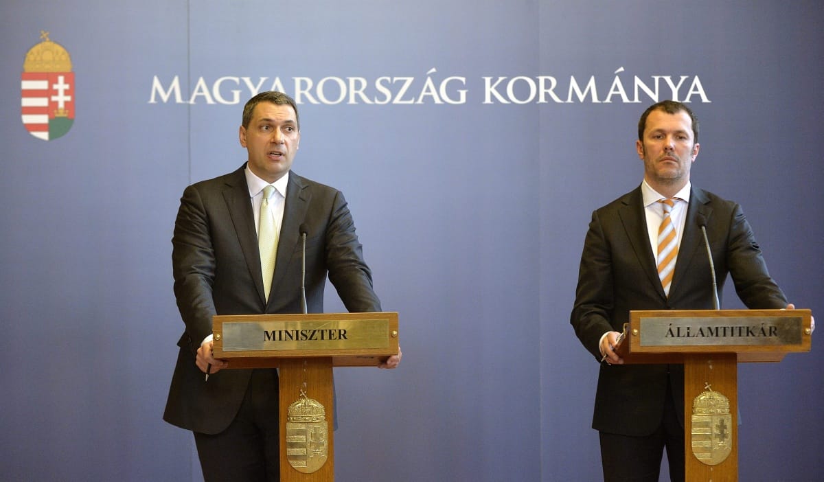 Lázár egyáltalán nem úgy értette, hogy baja van Orbán focis költekezésével