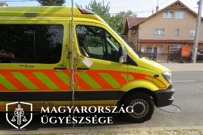 Vádat emeltek a férfi ellen, aki betépve támadt a mentősökre a XVI. kerületben