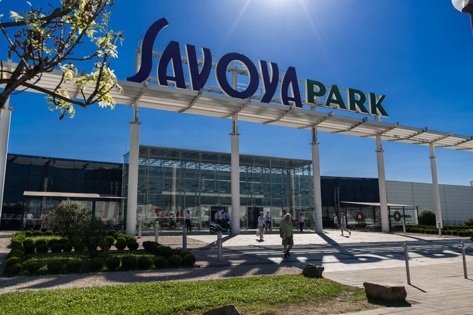 Lopáson kapták, majd rosszul lett és meghalt egy férfi a Savoya Parkban