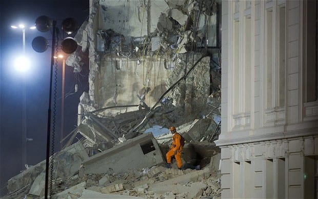 Tucatnyi halott az irodaházak robbanásában