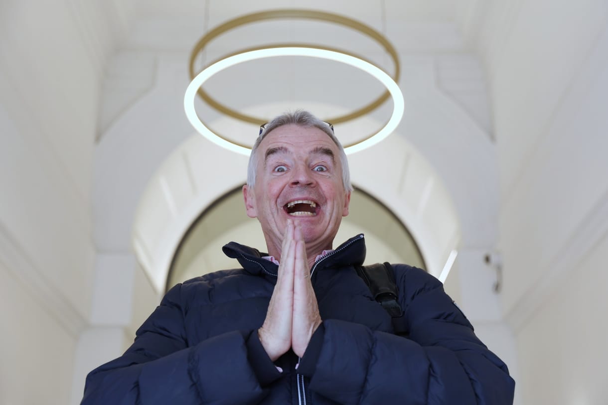 A kormányt és a Wizz Airt savazni jött Budapestre a Ryanair vezére