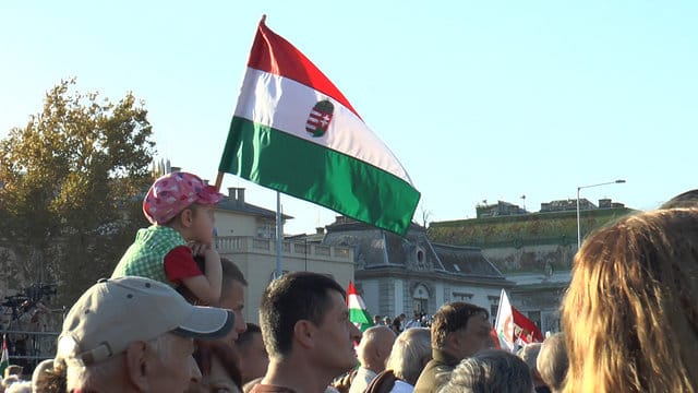 Így értelmezték a békemenetesek Orbán szavait - videó