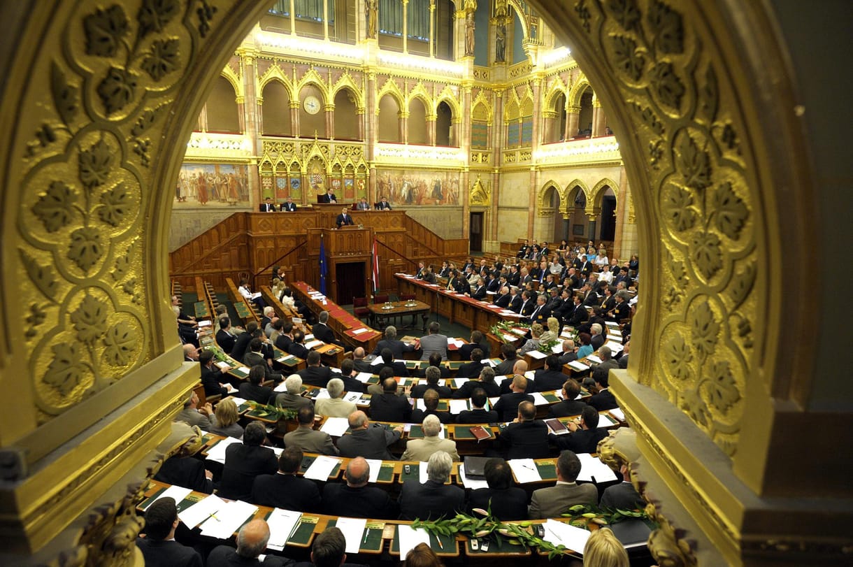 Ma alakul meg az új parlament