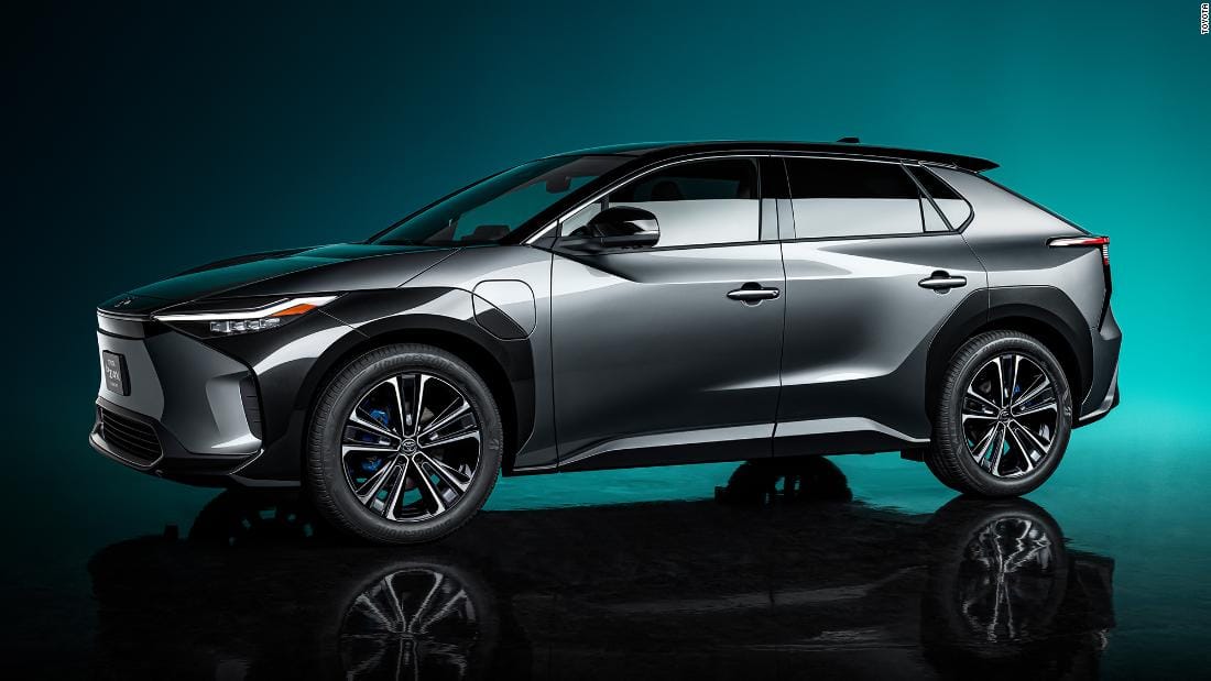 Itt a Toyota bZ4X – kódfejtőknek való a márka első elektromos modellje