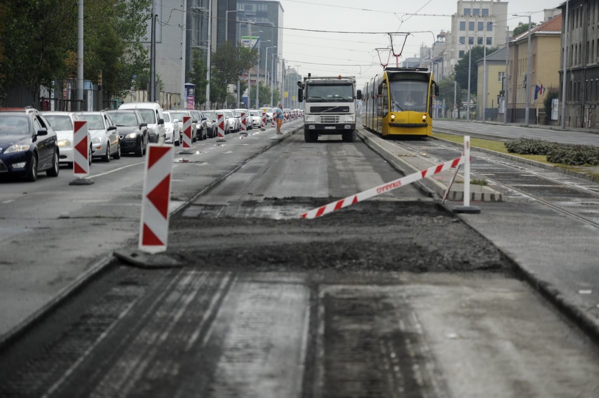 Kimaradt egy kétszáz méteres szakasz a Róbert Károly körút felújításából, újra le fogják zárni