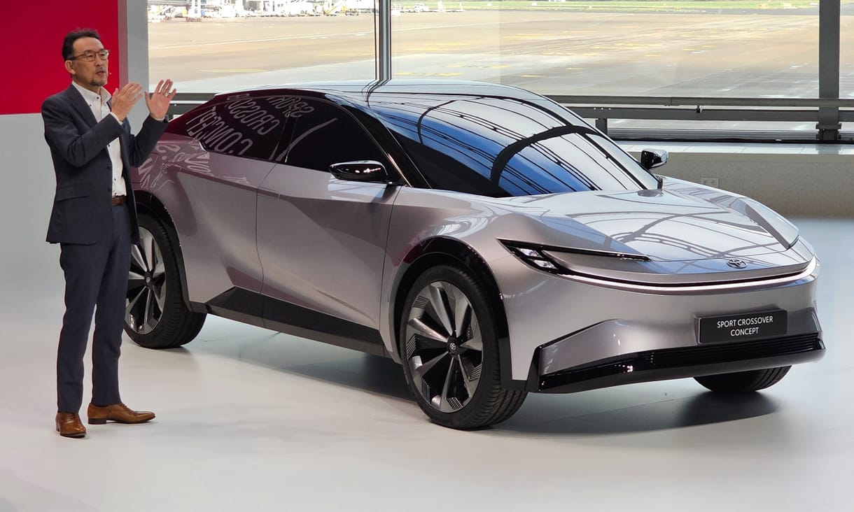 Megnéztük a Toyota 2025-ben érkező, félig kínai elektromos kupé SUV-ját