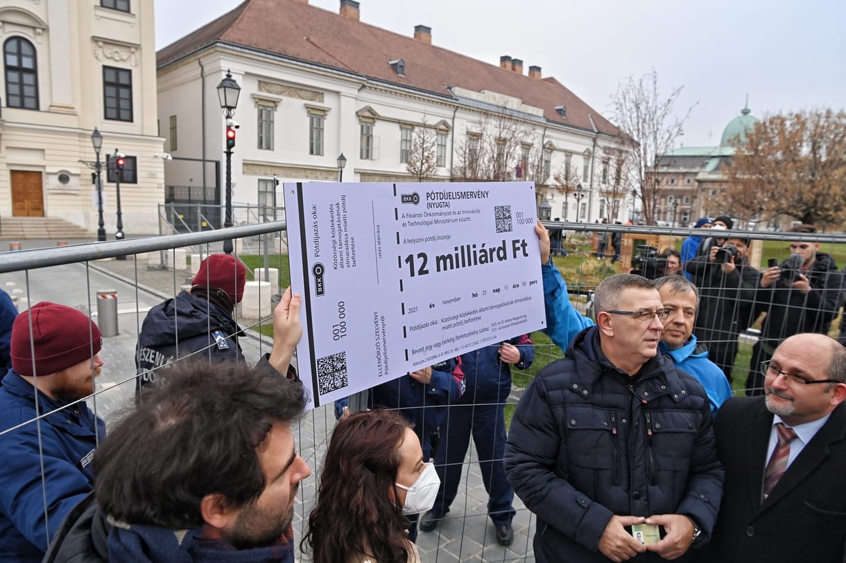 Egyeztetésre hívta a főpolgármestert Palkovics László