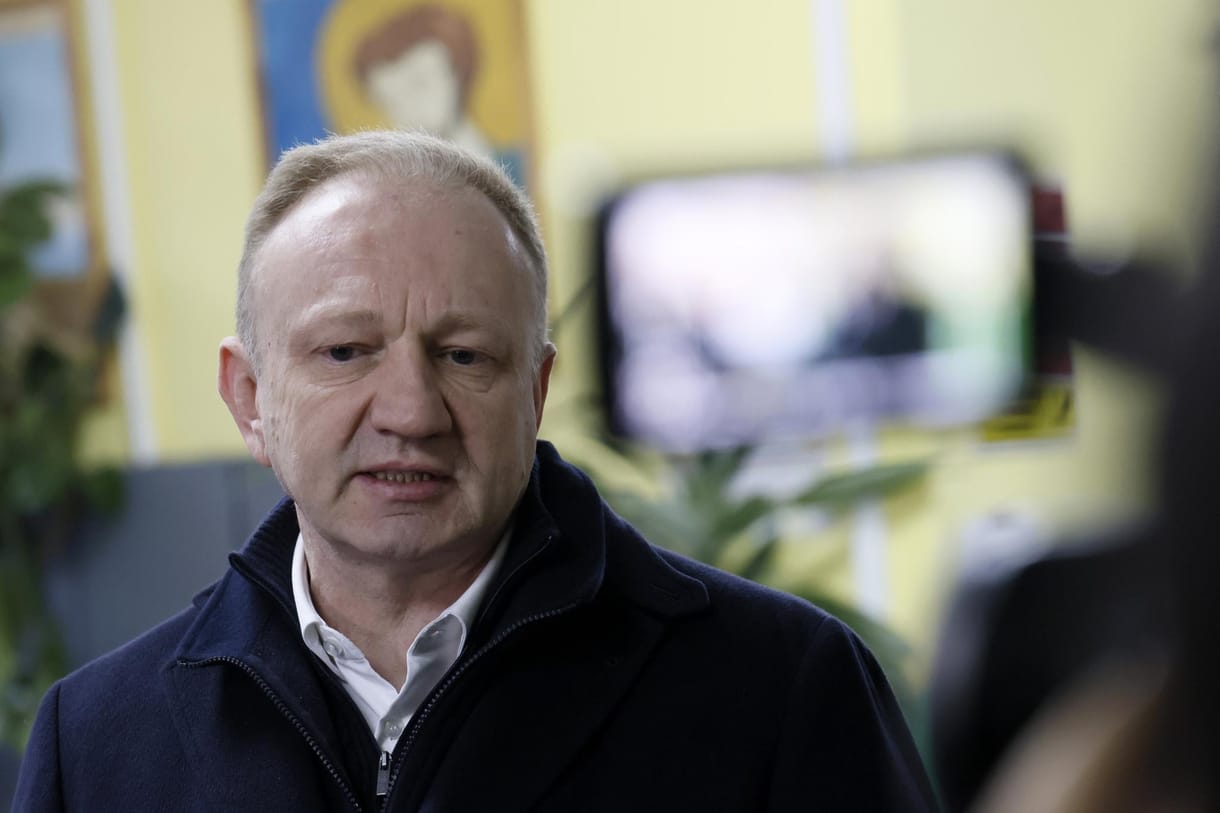 A szerb ellenzék szerint Belgrádba buszoztatott szavazókkal csalta el Vucic a választást
