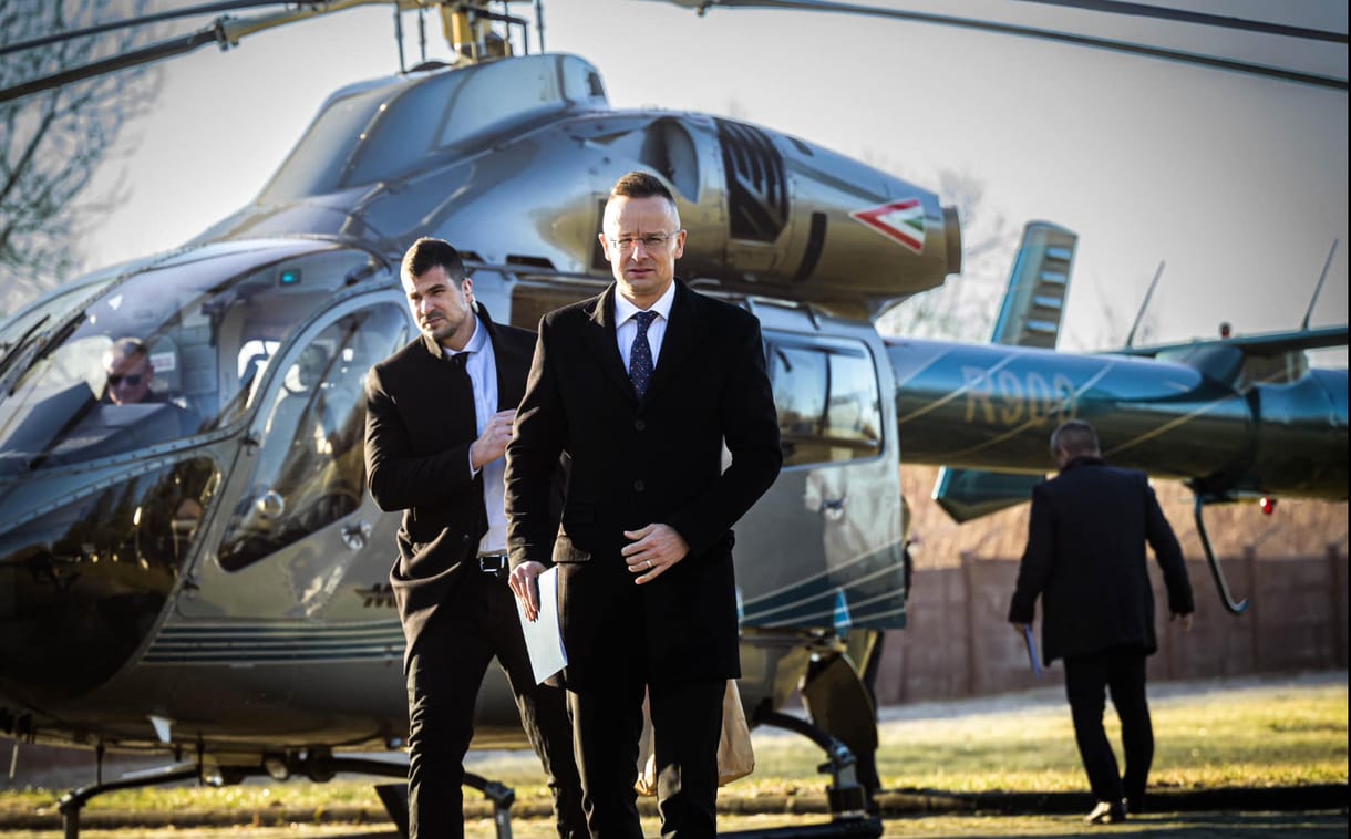 Házhoz ment Szijjártóért a helikopter, amelyik elrepítette Ukrajnába egy „hosszú” ungvári napra