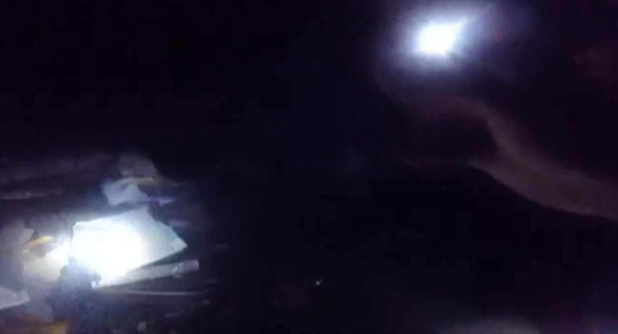 A benne lévő gyerekekkel együtt vitte a kádat a tornádó Kentuckyban – videón, ahogy kimentik őket