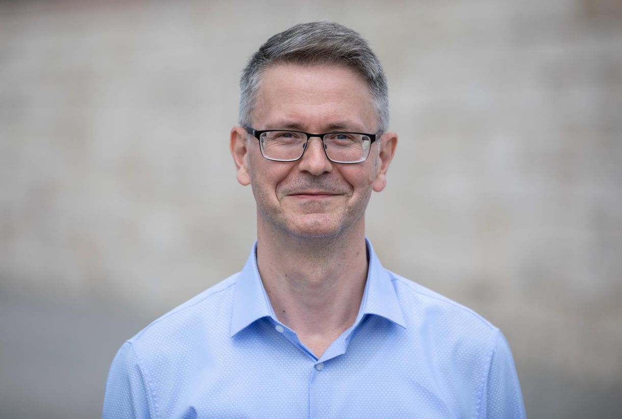 Elsüllyedt szerzőkön keresztül enged bepillantást a XX. századi irodalomba László Ferenc 