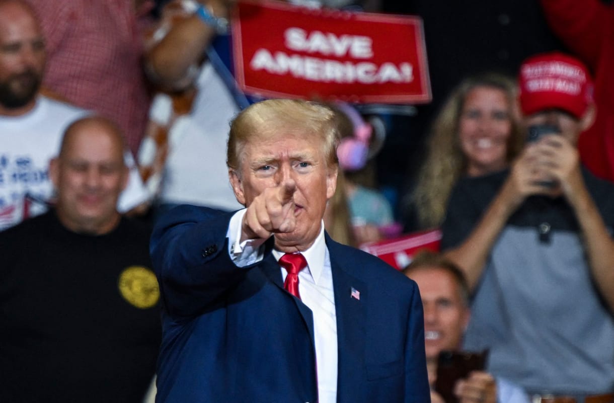 Donald Trump Facebookja és Instagramja újra él